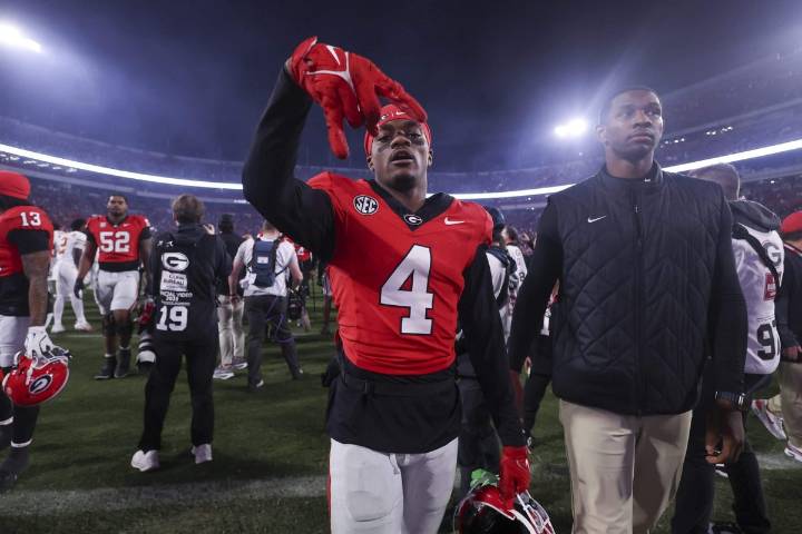 5 SEC Playoff bids after Oklahoma and Georgia wins? Plus FIU's keeper throwbacks