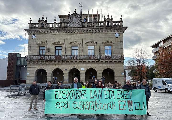 ELA denuncia en Irun la última «sentencia euskarófoba» en una promoción interna en la Policía Local