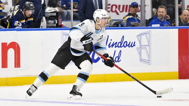 Clayton Keller’s emotional reaction to classy Blues gesture