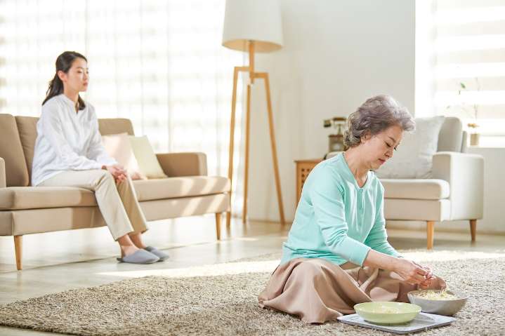 Dear Annie: My son’s wife refuses to acknowledge us as family