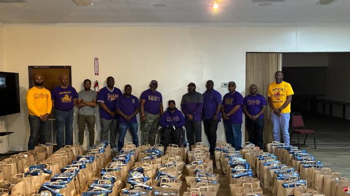 Omega Psi Phi delivers holiday cheer with 260 Thanksgiving bags