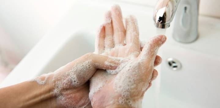 Cómo hacer jabón de leche de cabra en casa: de qué se trata el método “melt & pour”