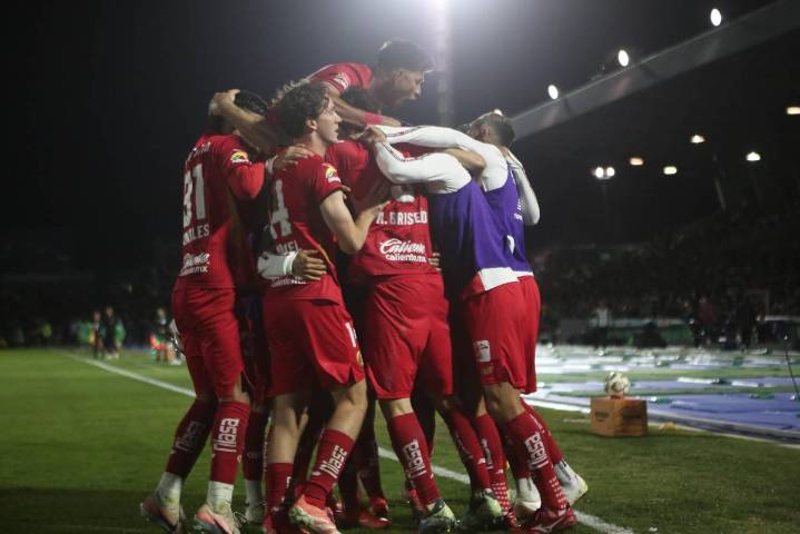 Paulinho firma la remontada y Toluca deja contra las cuerdas a FC Juárez