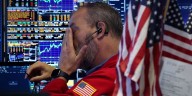 Wall Street cerró con ganancias una semana marcada por la volatilidad