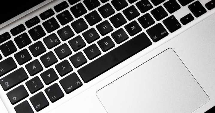 How to spot fake reviews online