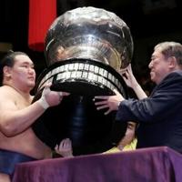 Sumo grapples with ancient rule in age of woman PM