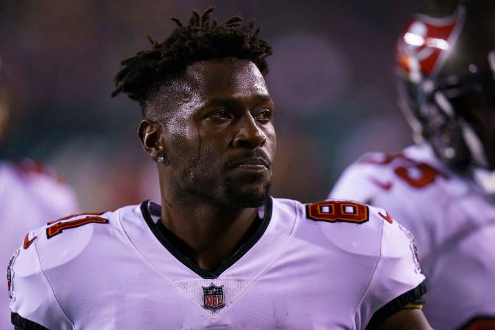 Why Was Antonio Brown Arrested in Dubai? What’s Next for NFL Legend Amid Legal Troubles Find out why former NFL wide receiver, Antonio Brown has been arrested in Dubai, and what future holds for him.