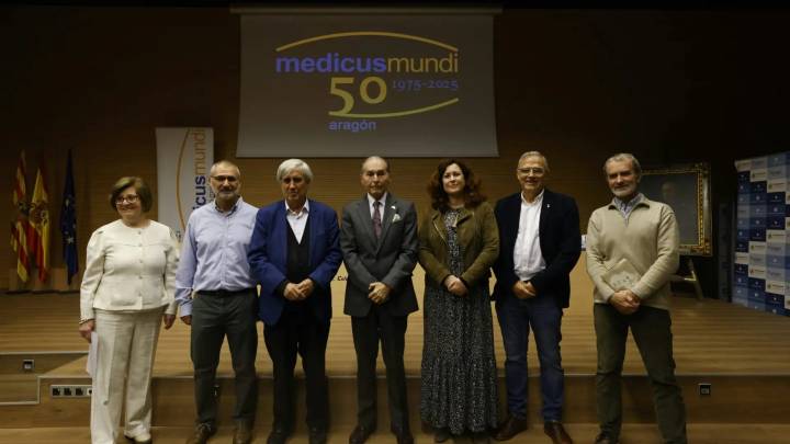 "La gripe aviar no ha demostrado ser capaz de transmitirse entre personas, pero el riesgo existe"