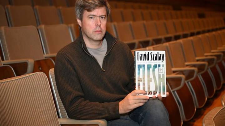 British-Hungarian Writer David Szalay Wins Booker Prize for Novel ‘Flesh’