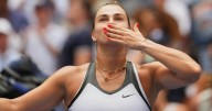 Aryna Sabalenka supera a Jasmine Paolini para iniciar las Finales de la WTA