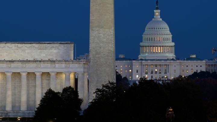 Government shutdown day 36: longest on record, flight delays, unpaid workers