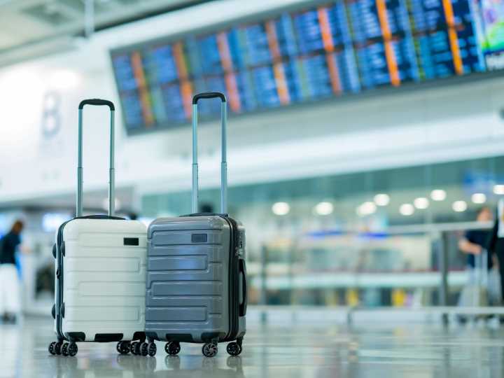 Cómo hacer espacio en el “carry-on” con 13 consejos ingeniosos para que te quepa todo