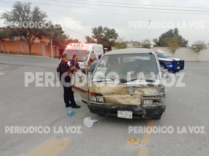 Conductor de 72 años provoca choque en la colonia Guadalupe