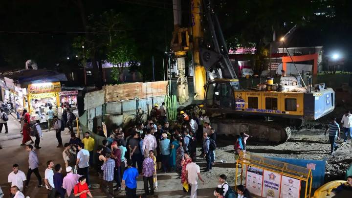 Residents fear structural damage to homes due to Elphinstone Bridge work