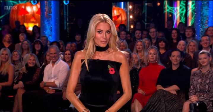 Strictly fans declare 'sorry' as they spot 'legend' in audience who should have been on 'front row'