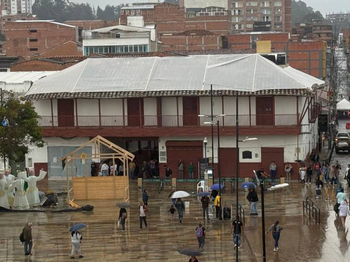 Comerciantes retornan a la Casa de la Maestranza tras levantarse cierre preventivo