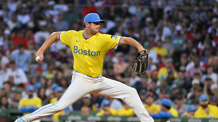 White Sox acquire left-hander Chris Murphy in a trade with the Red Sox