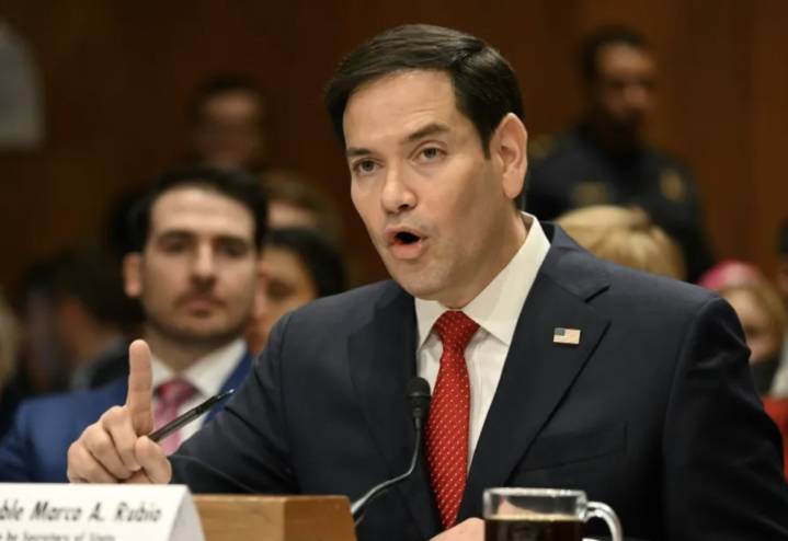 Rubio admite al Congreso falta de base legal para atacar Venezuela