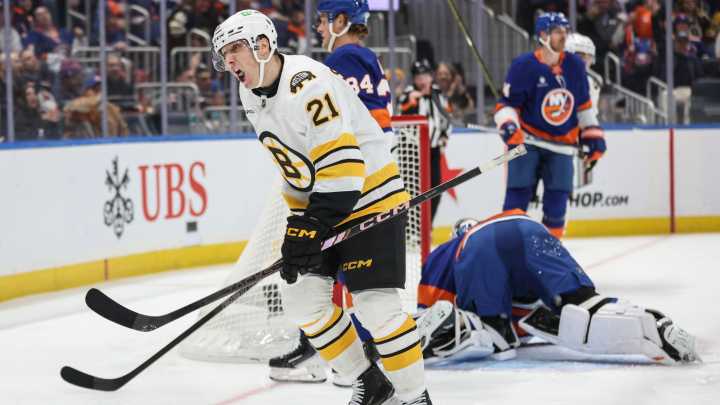 Alex Steeves Building Confidence After Multi-Goal Game Gives Bruins Big Road Win