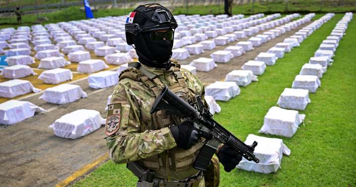 Panamá decomisa 12 toneladas de cocaína en el el océano Pacífico que iban con destino a EE.UU.