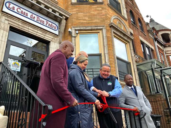 Amid immigration crackdown, Newark clinic offers mental health care in Spanish