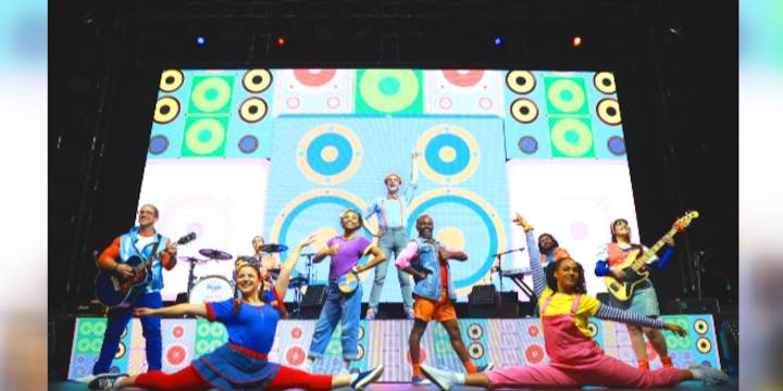 Weekend Roundup : Woodford County Festival of Trees, Wizard of Oz celebration, Blippi show, Black Mountain Film Festival