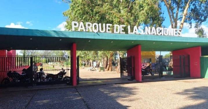 A plena luz del día, le abrieron el auto y le robaron documentación y pertenencias