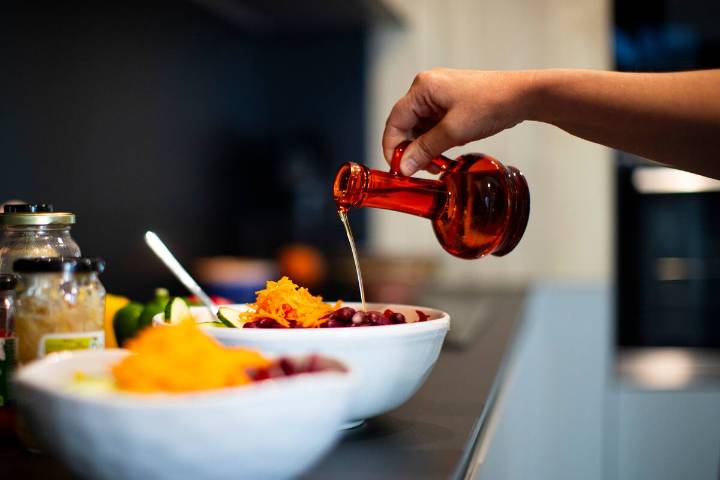 Descubren aceite que tiene 75% menos grasa saturada que el de oliva: “No deja una sensación grasosa”