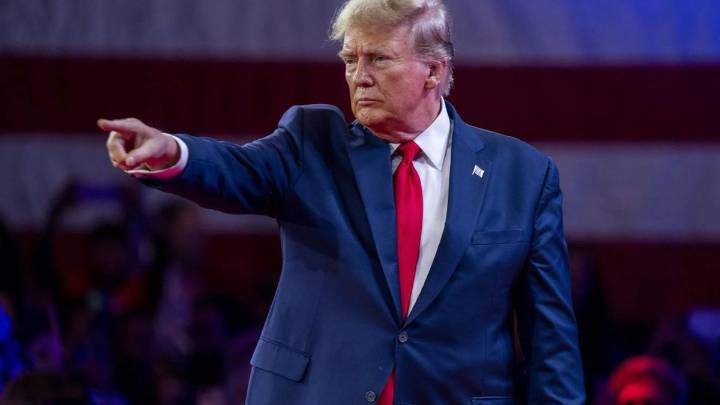 Trump firma la ley que pone fin al cierre de Gobierno más largo de la historia de EE.UU.