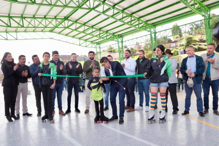 En Paipa el gobernador Ramiro Barragán inauguró un completo escenario deportivo