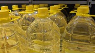 Los tres productos que más han subido de precio en noviembre: aceite de girasol, de oliva y huevos