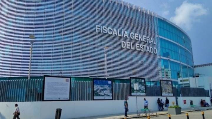 Salen funcionarios de la Fiscalía de Puebla tras denuncias de extorsión