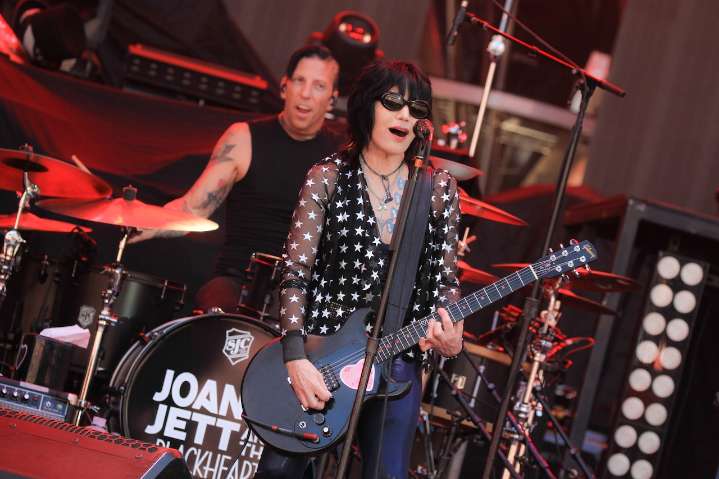 Rock legend Joan Jett appears on PETA billboard near Ann Arbor, urging Domino’s to go vegan
