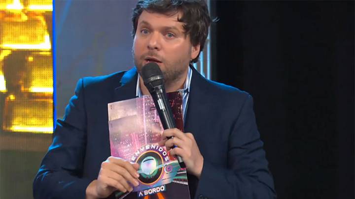 «Hoy es el día de…»: Conmovedor gesto de Guido Kaczka a un nene en Buenas Noches Familia