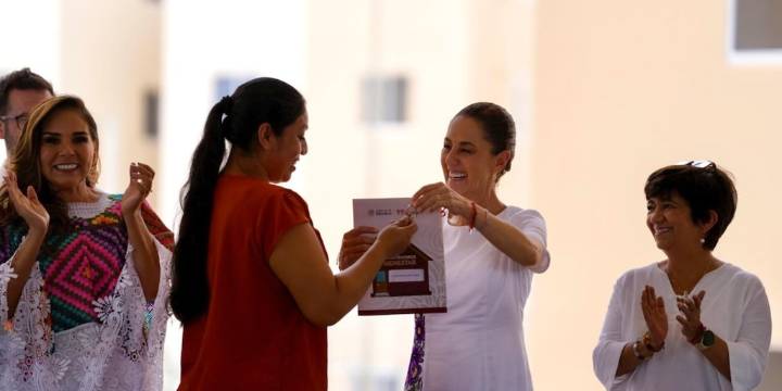 Sheinbaum entrega 225 nuevas casas del Infonavit en Quintana Roo, avanza 90% programa de Vivienda para el Bienestar