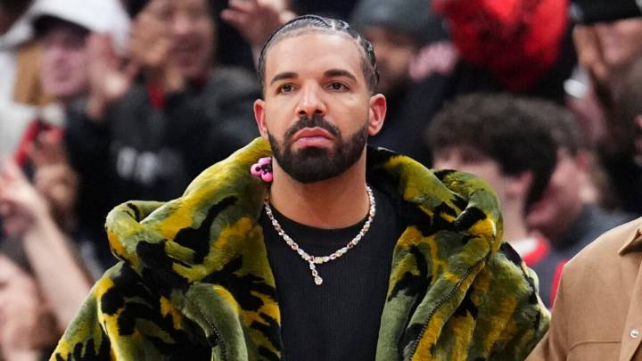 Real humans don’t stream Drake songs 23 hours a day, rapper suing Spotify says