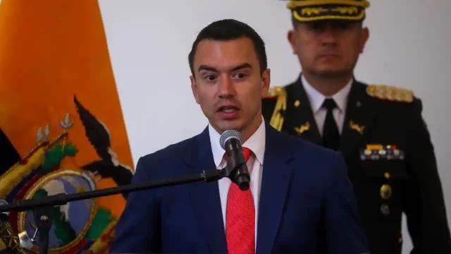 Noboa recibe golpe electoral en referéndum de Ecuador