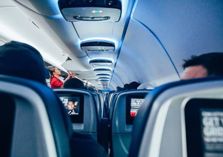 Un avión tiene que dar las vuelta nada más salir de Tenerife por culpa de un pasajero