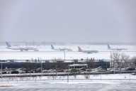 Winter storm snarls flights for post-Thanksgiving travelers in Chicago