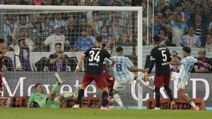 Racing le ganó un partidazo a River de manera agónica y avanzó a cuartos de final