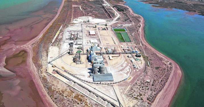 Hay acuerdo y camiones levantan el bloqueo de la planta de Alpat