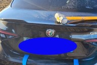 Alunizaje y tiroteo en una joyería de Coslada: los ladrones roban decenas de piezas y embisten a la Policía en la fuga