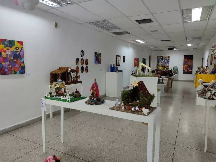 Con 40 piezas será inaugurado Salón de Nacimientos UC 2025