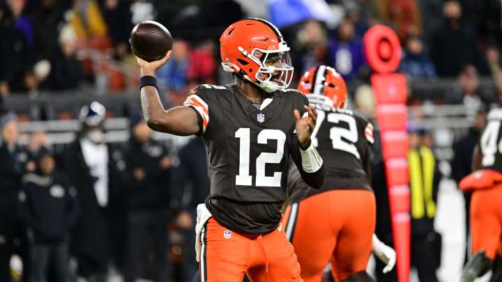 Browns vs. Raiders predictions, odds: Who wins NFL Week 12 game?