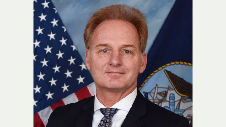 Ex-Navy official: Upside in more military in academy faculty