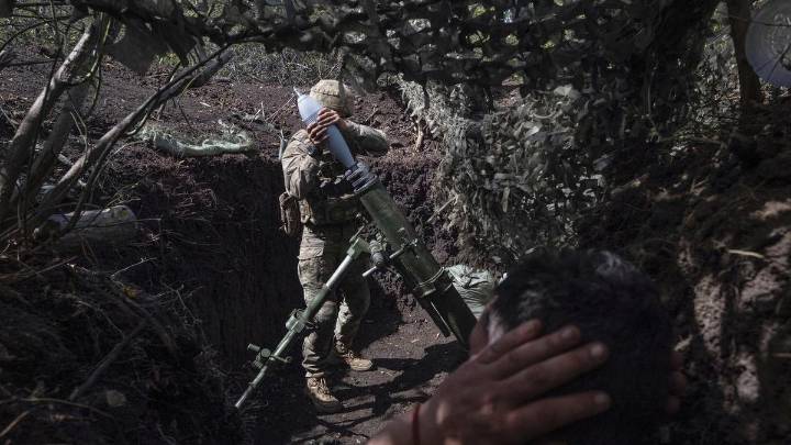 Russia says its forces advancing in Ukraine city ruins