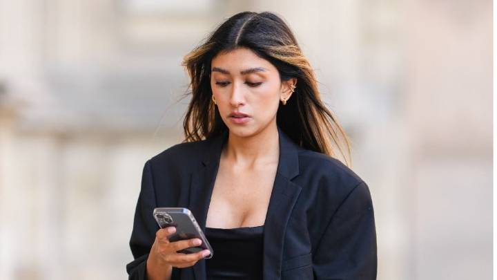 La prenda inesperada que pasó de la lencería a dominar la moda callejera: ¿la sumarías a tu guardarropa?