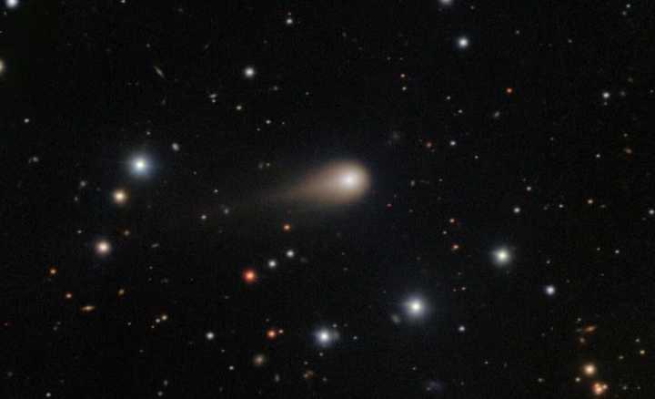 “Si pudiésemos encontrar otras civilizaciones, no sería por los cometas”