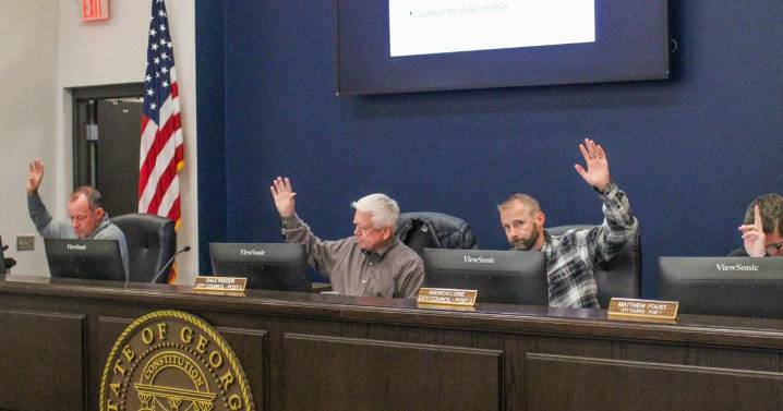 Senoia changes alcohol rules for city staff, postpones minutes after tense debate