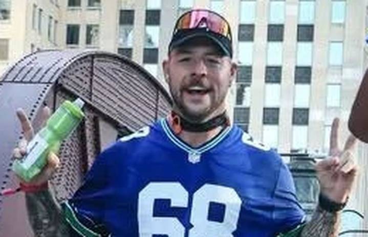 How ex-Seahawk Justin Britt found himself through running